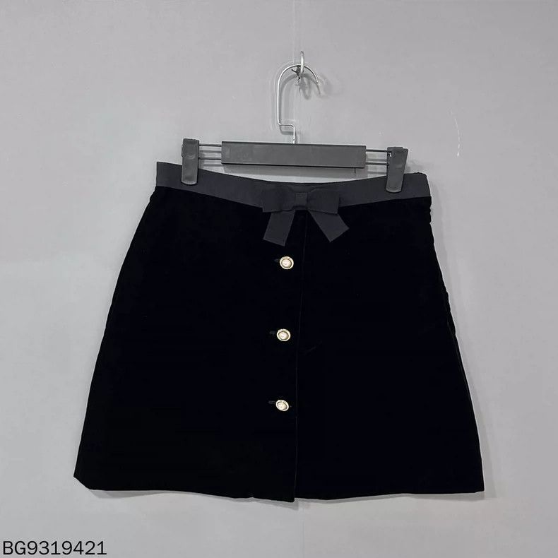 Miu Miu MIU MIU Velvet Pearl Button Mini Skirt Size 42" / US 20 - 3 Thumbnail