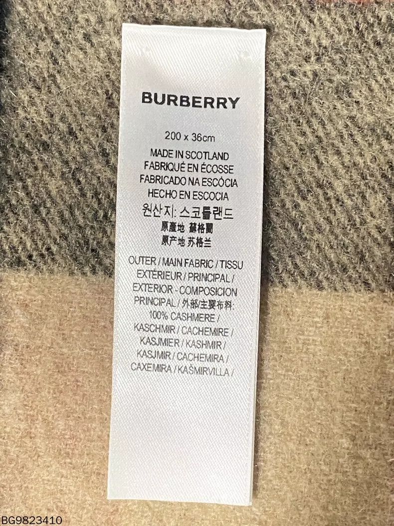 Burberry Burberry Double-sided Cashmere Scarf Size ONE SIZE - 5 Thumbnail