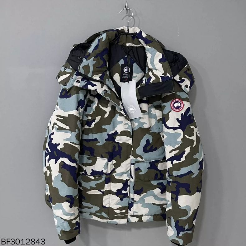 Canada Goose Camo Logo Hooded Down Jacket Size XL / US 12-14 / IT 48-50 - 2 Thumbnail