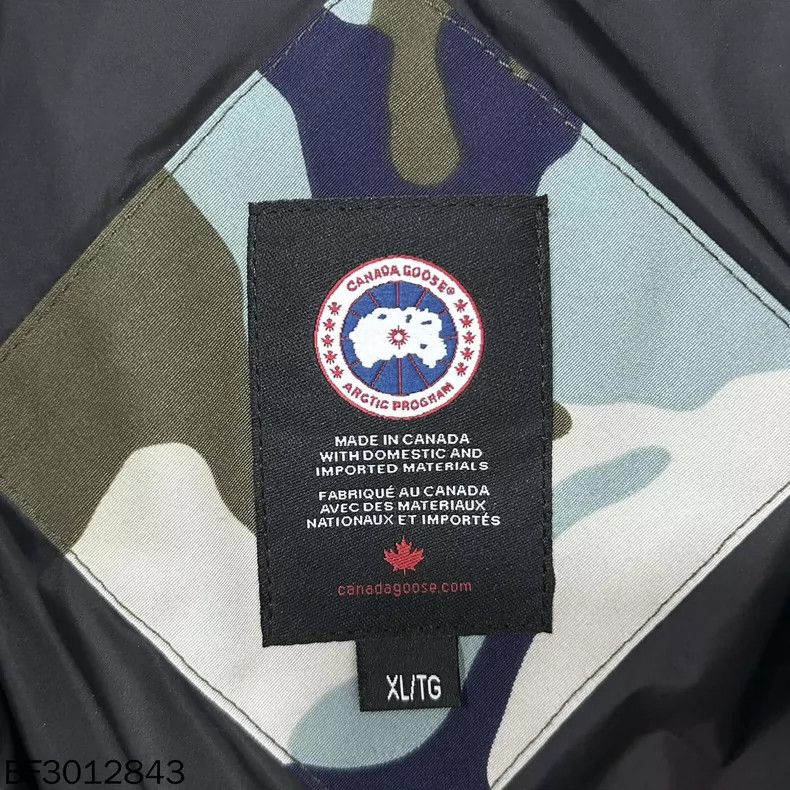 Canada Goose Camo Logo Hooded Down Jacket Size XL / US 12-14 / IT 48-50 - 5 Thumbnail