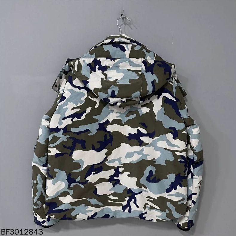 Canada Goose Camo Logo Hooded Down Jacket Size XL / US 12-14 / IT 48-50 - 3 Thumbnail
