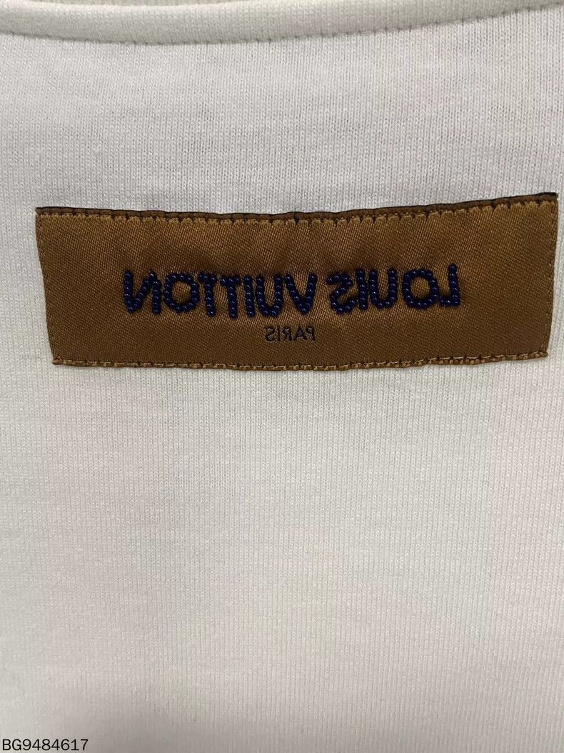 Louis Vuitton Louis Vuitton Pharrell Logo Short Sleeve Tee Size L / US 10 / IT 46 - 5 Thumbnail