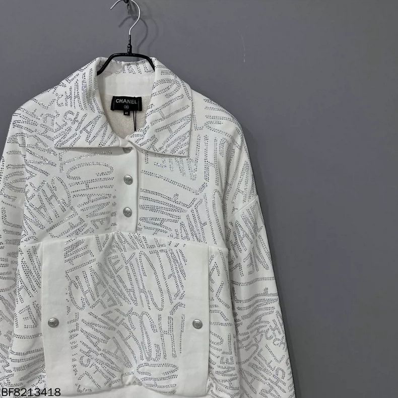 Chanel Chanel 21N Snow Series Rhinestone Letter Sweater Size L / US 10 / IT 46 - 2 Thumbnail