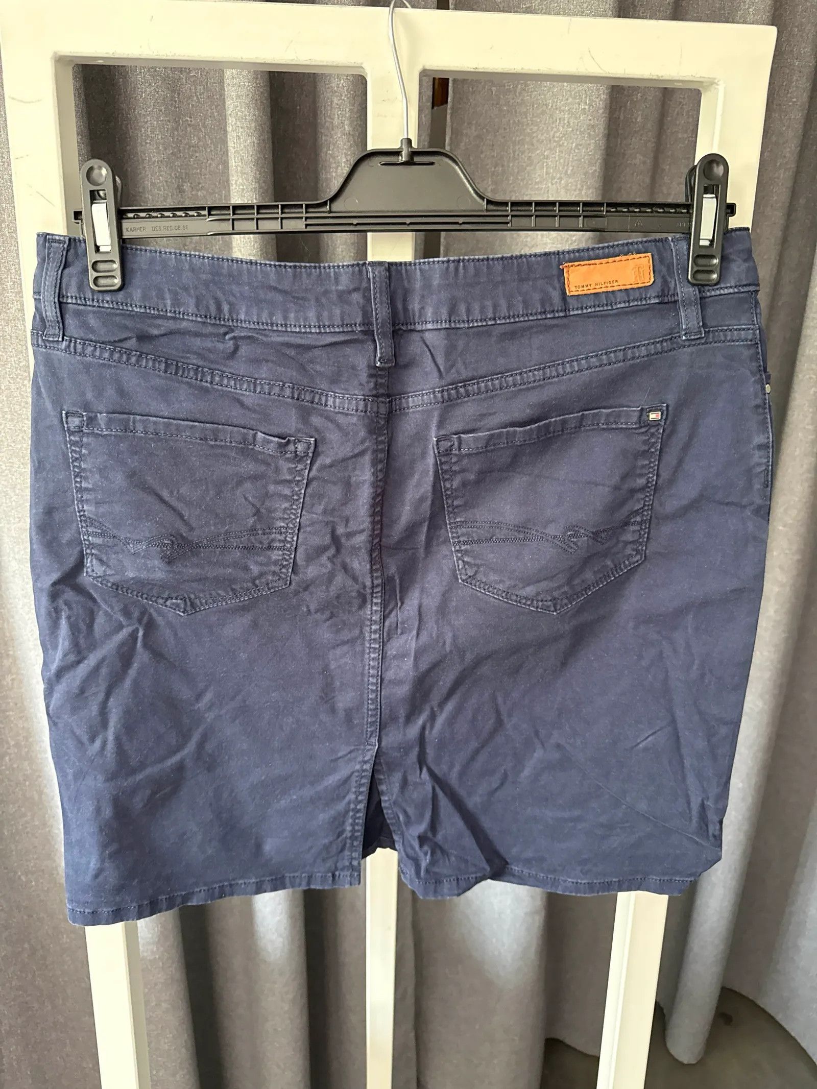 Tommy Hilfiger Tommy Hilfiger Skirt Size 27" / US 4 / IT 40 - 4 Thumbnail