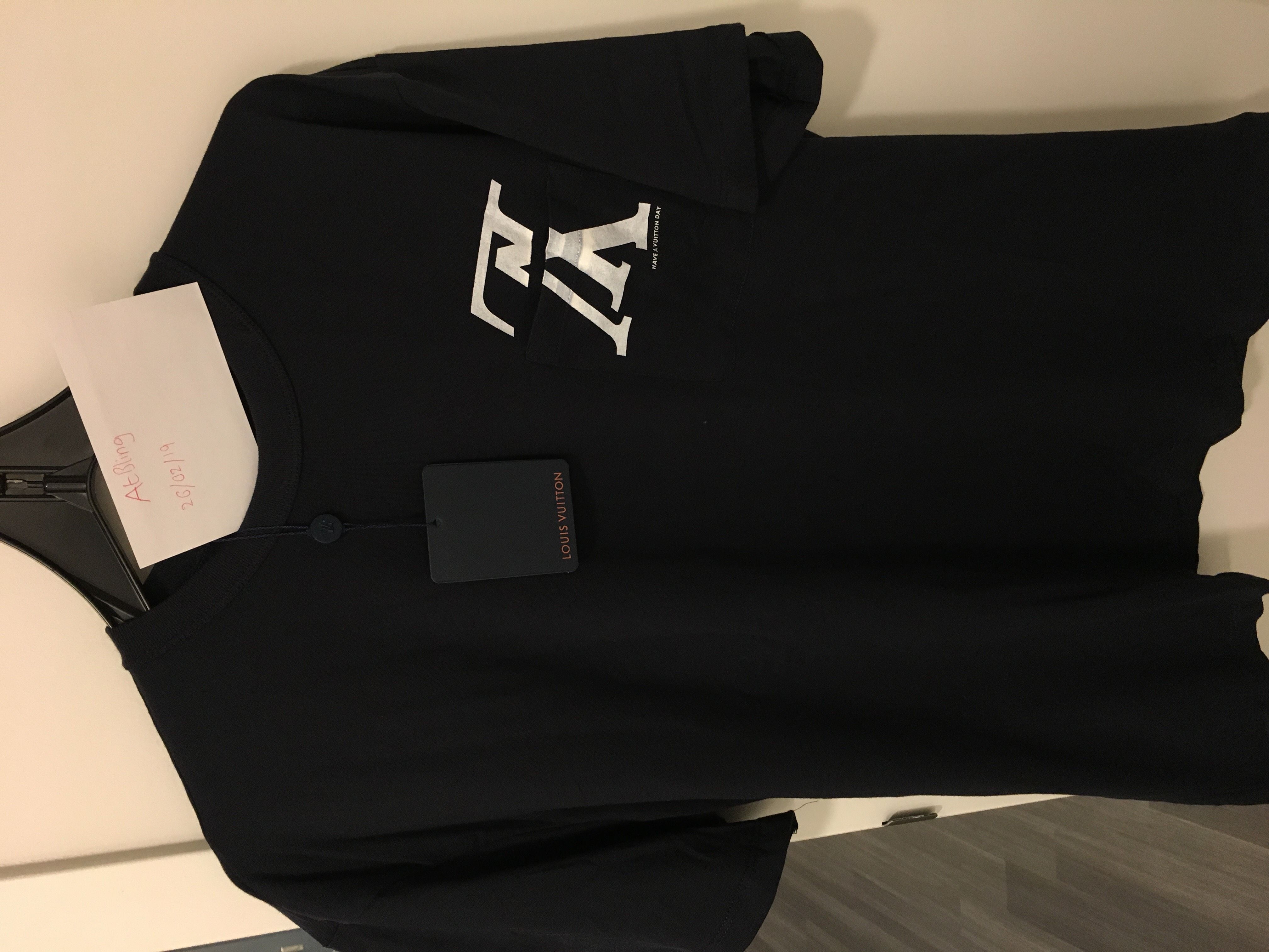 Louis Vuitton T-Shirt Upside Down LV Logo Pocket Size Large for