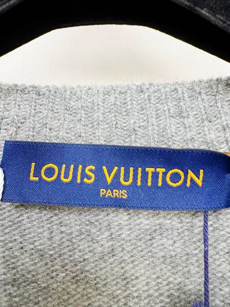 Louis Vuitton Louis Vuitton Gray Tiger Print Sweater Size M / US 6-8 / IT 42-44 - 2 Thumbnail