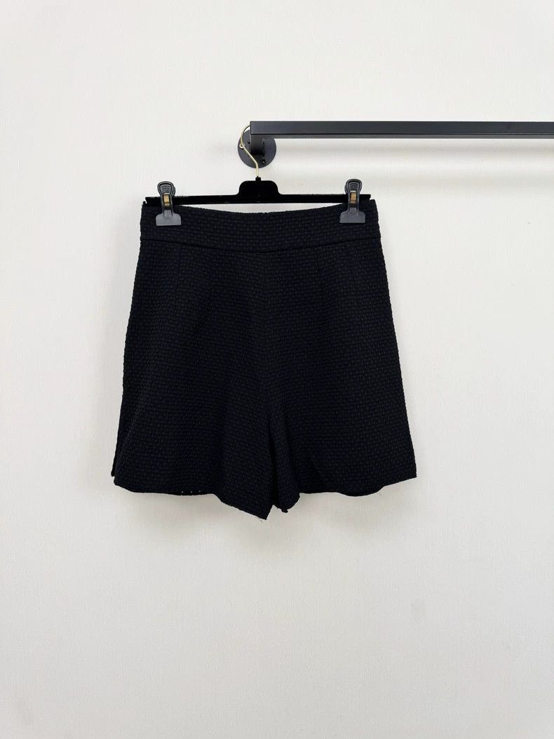 Dolce & Gabbana DG Crystal Embellished Women's Shorts Size 36" / US 14 / IT 50 - 5 Thumbnail