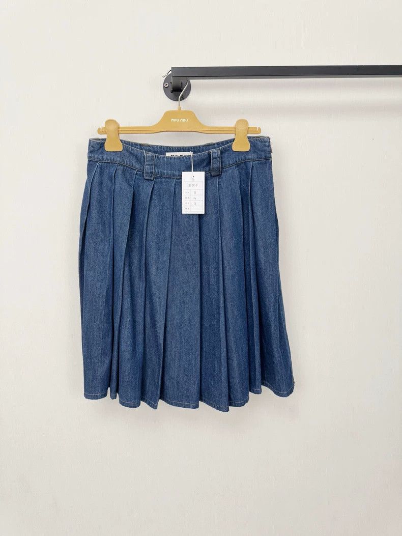 Miu Miu Miumiu Denim Pleated Mini Skirt Size 38" / US 16 / IT 52 - 3 Thumbnail