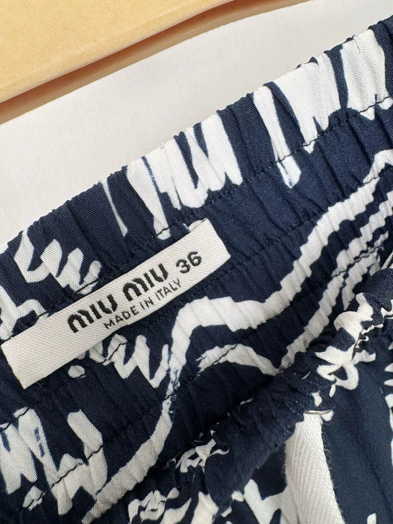 Miu Miu Miumiu Silk Skirt with White Letter Print Size 36" / US 14 / IT 50 - 3 Thumbnail