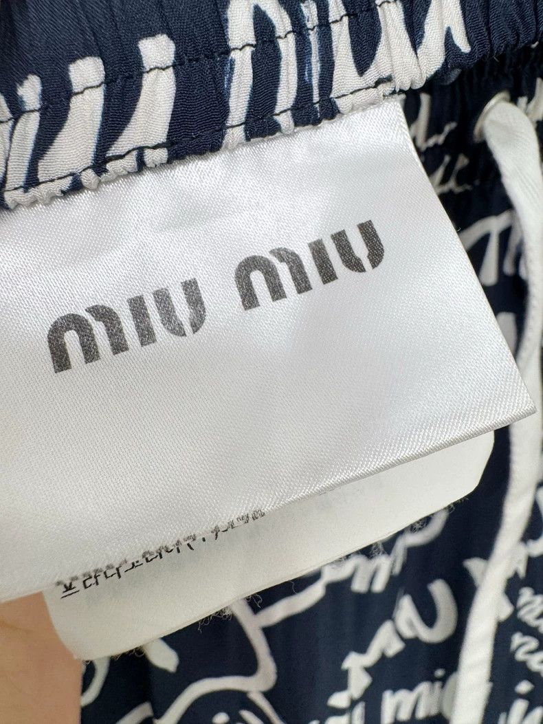 Miu Miu Miumiu Silk Skirt with White Letter Print Size 36" / US 14 / IT 50 - 5 Thumbnail