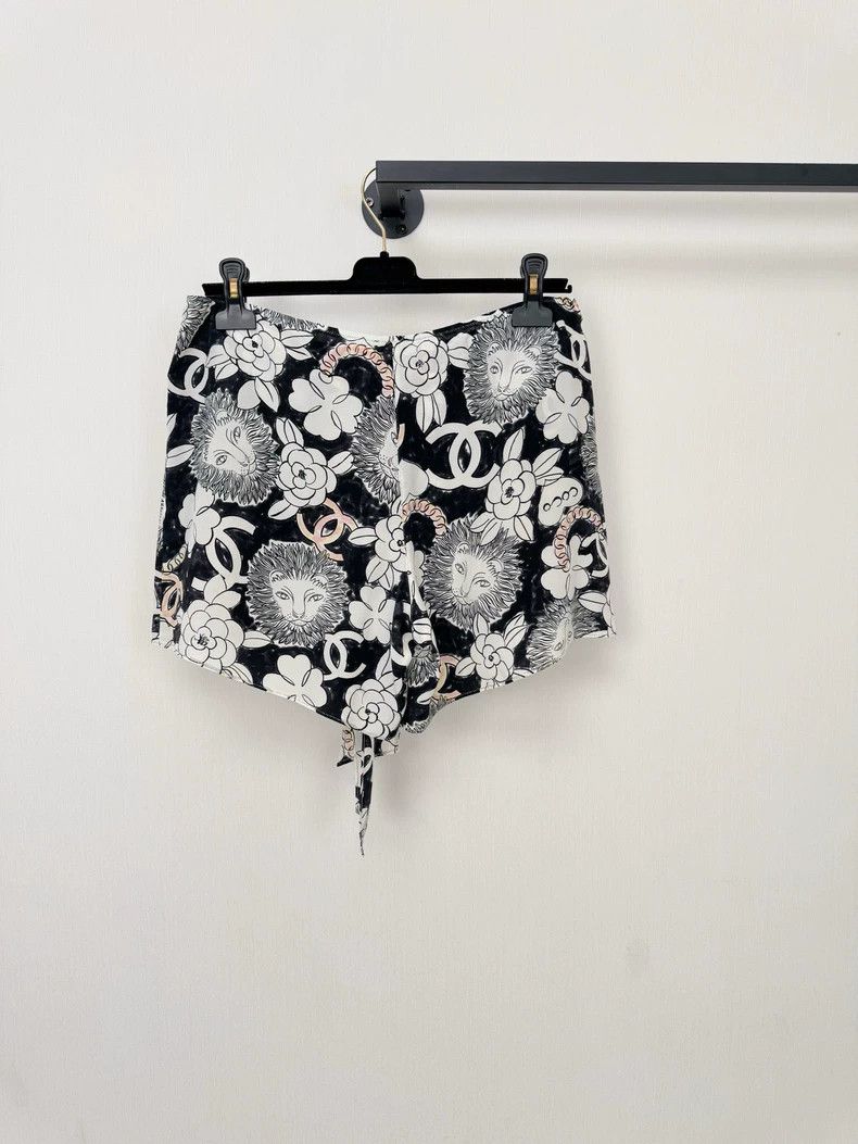 Chanel Chanel Camellia Silk Shorts Size 40" / US 18 - 6 Thumbnail