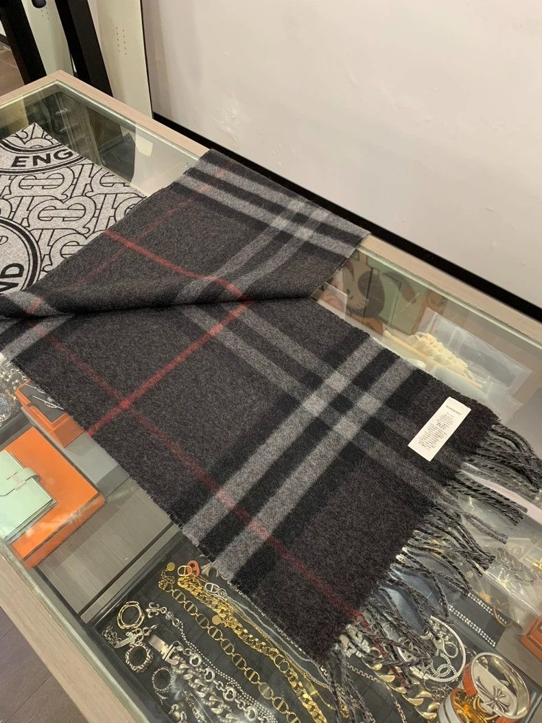 Burberry Burberry Gray Double-Sided Logo Cashmere Scarf Size ONE SIZE - 4 Thumbnail