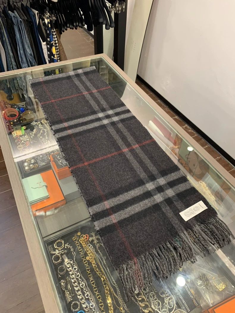 Burberry Burberry Gray Double-Sided Logo Cashmere Scarf Size ONE SIZE - 3 Thumbnail
