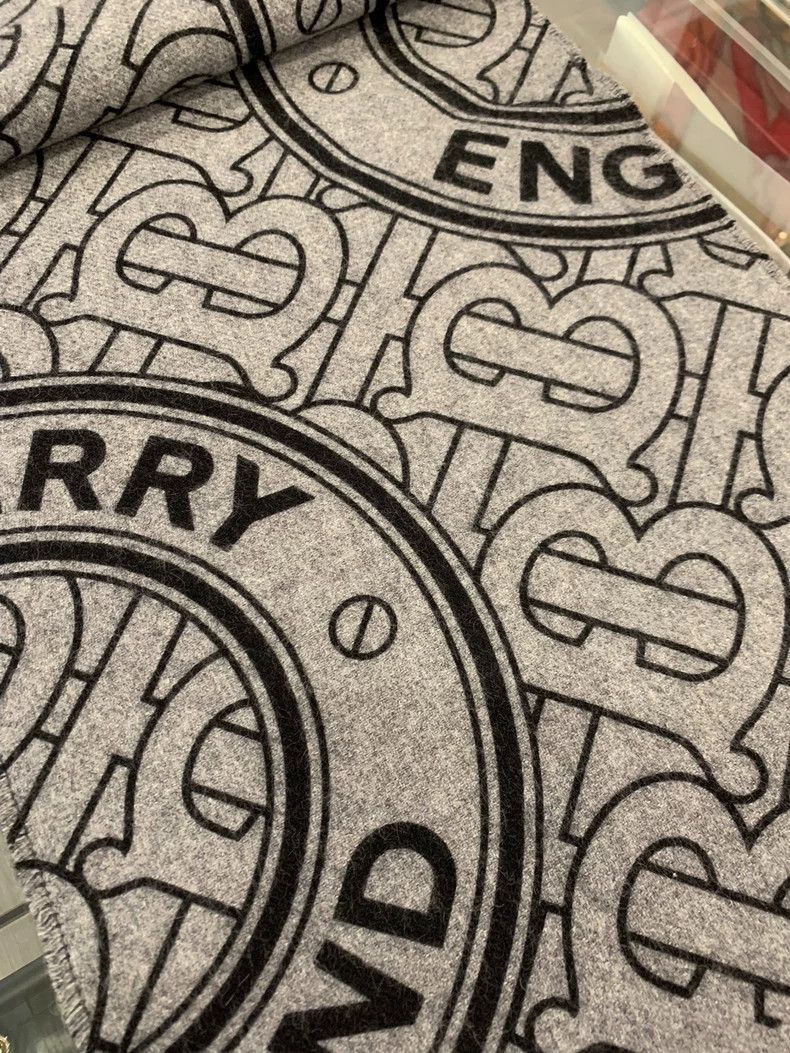 Burberry Burberry Gray Double-Sided Logo Cashmere Scarf Size ONE SIZE - 5 Thumbnail