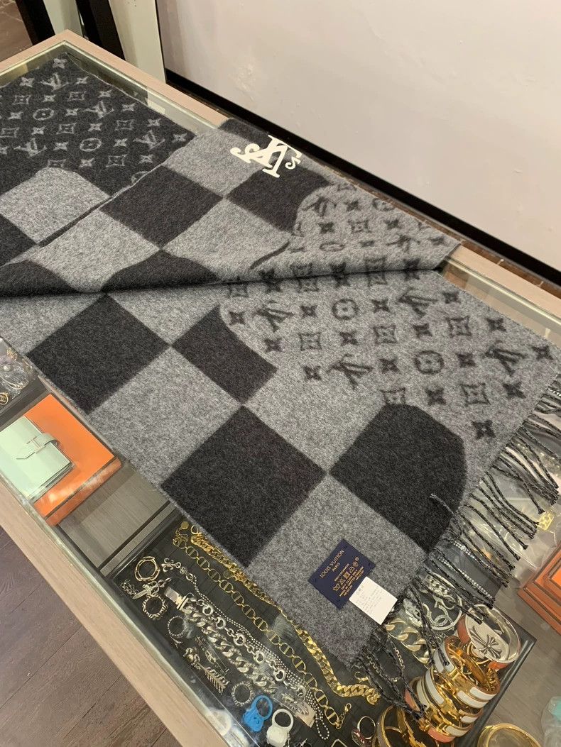Louis Vuitton Louis Vuitton x Nigo Checkered cashmere scarf Size ONE SIZE - 4 Thumbnail