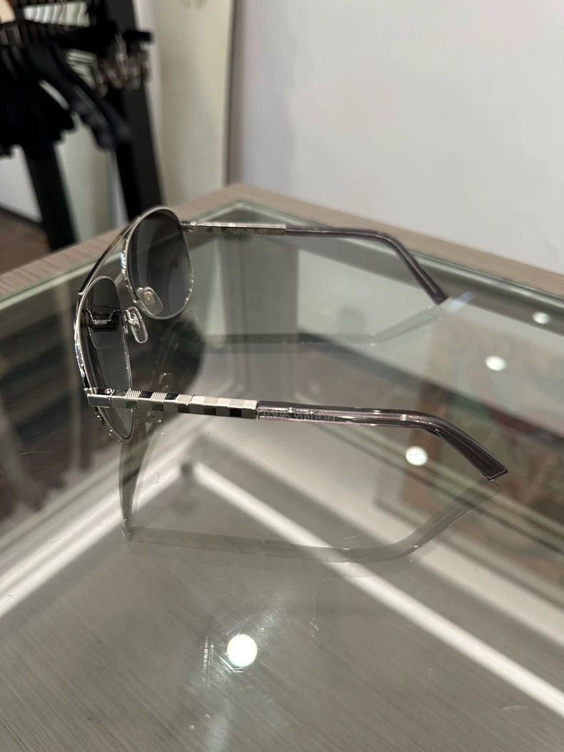 Louis Vuitton Louis Vuitton Silver Gradient Sunglasses Size ONE SIZE - 4 Thumbnail