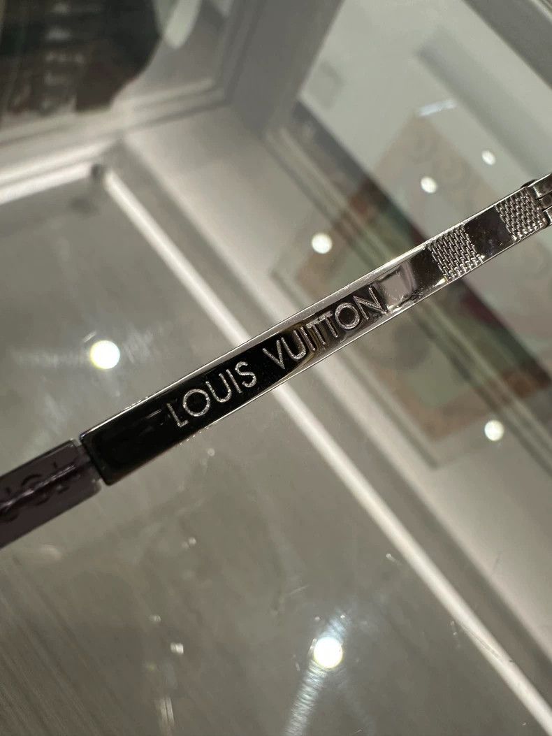 Louis Vuitton Louis Vuitton Silver Gradient Sunglasses Size ONE SIZE - 8 Thumbnail