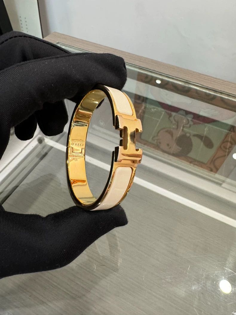 Hermes Hermes Clic H Enamel Gold Buckle Bracelet Size ONE SIZE - 2 Thumbnail