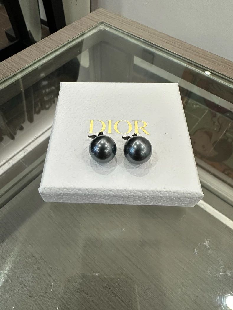 Dior Dior Gray Pearl Crystal Bee Earrings Size ONE SIZE - 2 Thumbnail