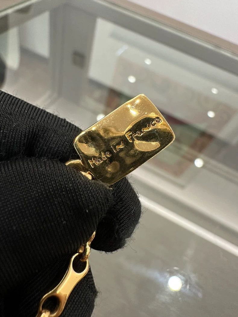 Louis Vuitton Louis Vuitton Gold Airplane Pendant Necklace Size ONE SIZE - 5 Thumbnail