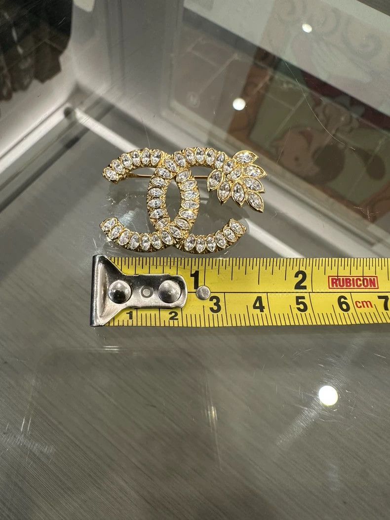 Chanel Chanel Gold CC Wheat Crystal Brooch 4cm Size ONE SIZE - 8 Thumbnail