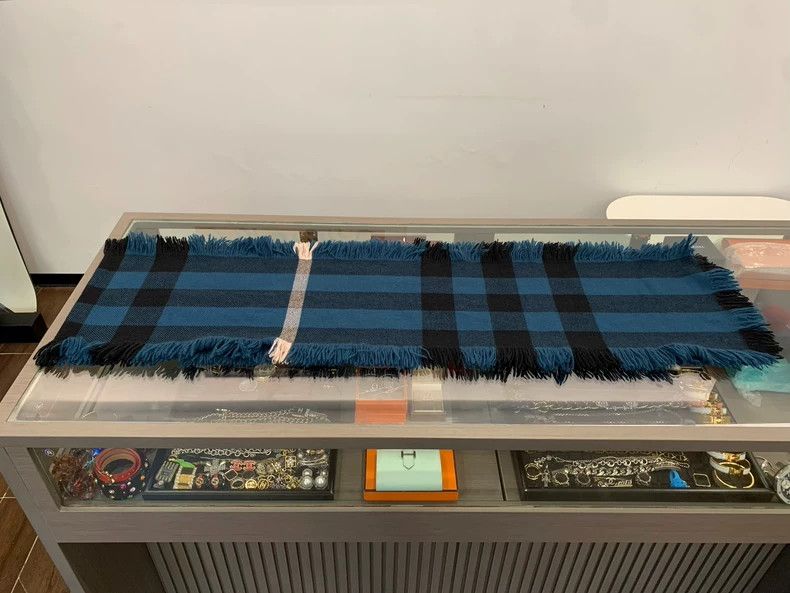 Burberry Burberry Blue Plaid Fringe Wool Scarf Size ONE SIZE - 4 Thumbnail