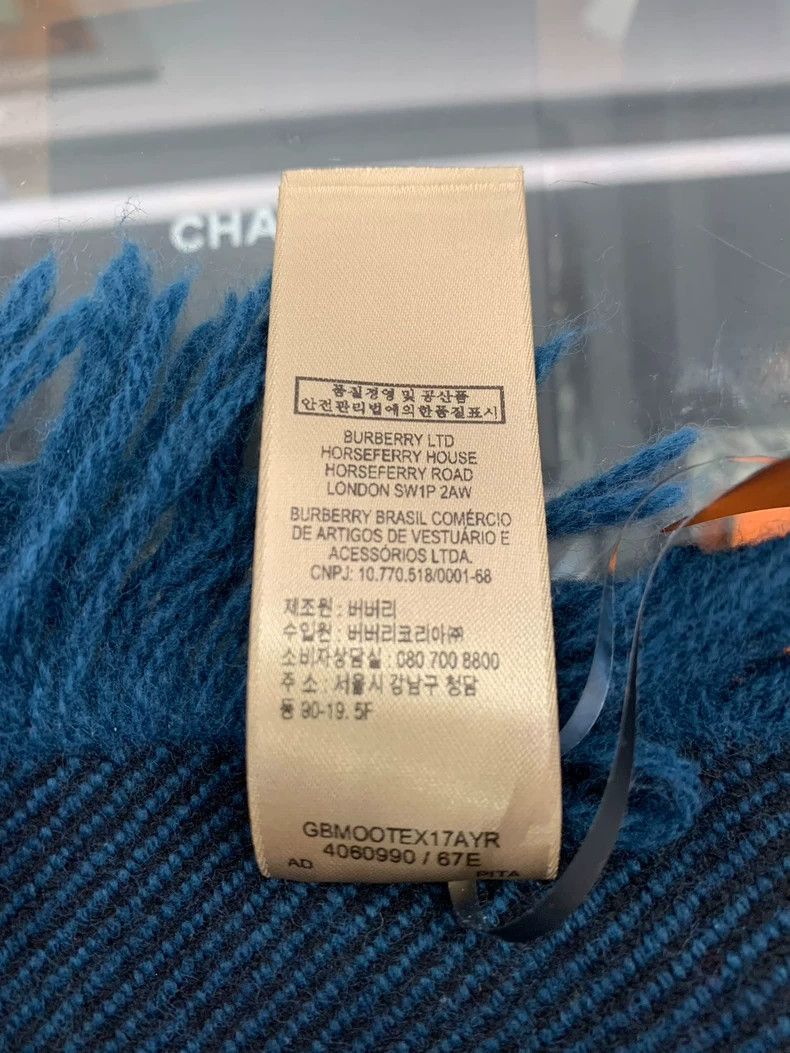 Burberry Burberry Blue Plaid Fringe Wool Scarf Size ONE SIZE - 8 Thumbnail