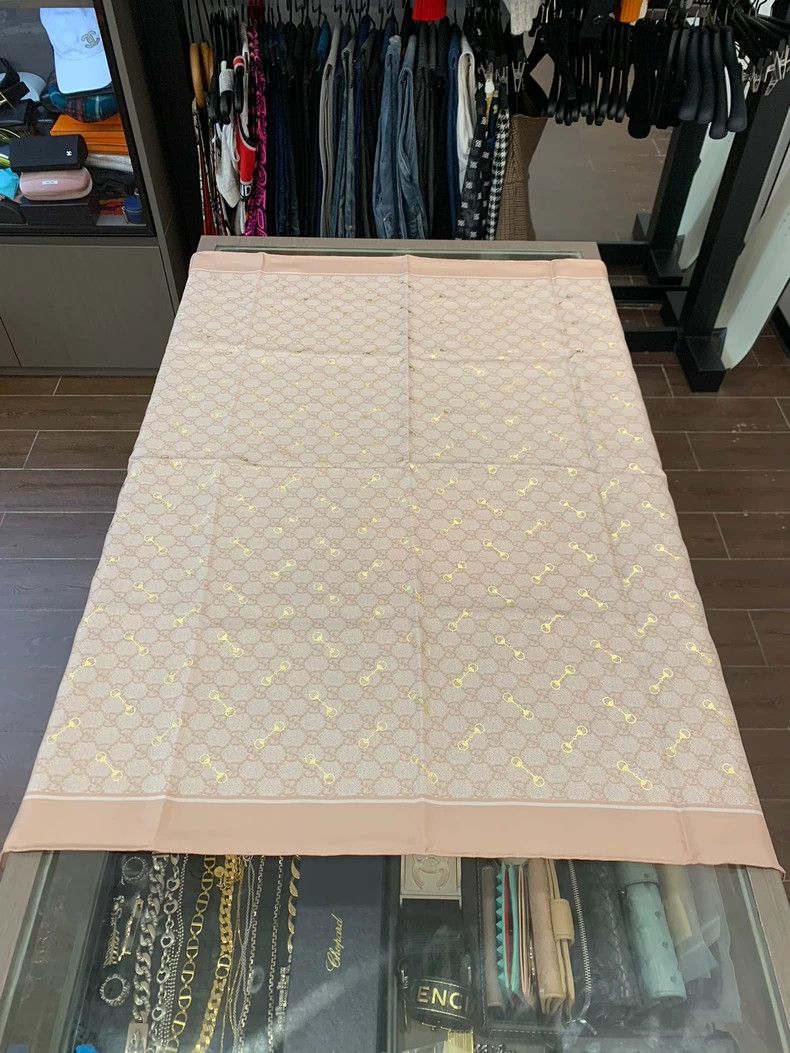 Gucci Gucci Rose Pink GG Logo Silk Scarf Size ONE SIZE - 3 Thumbnail