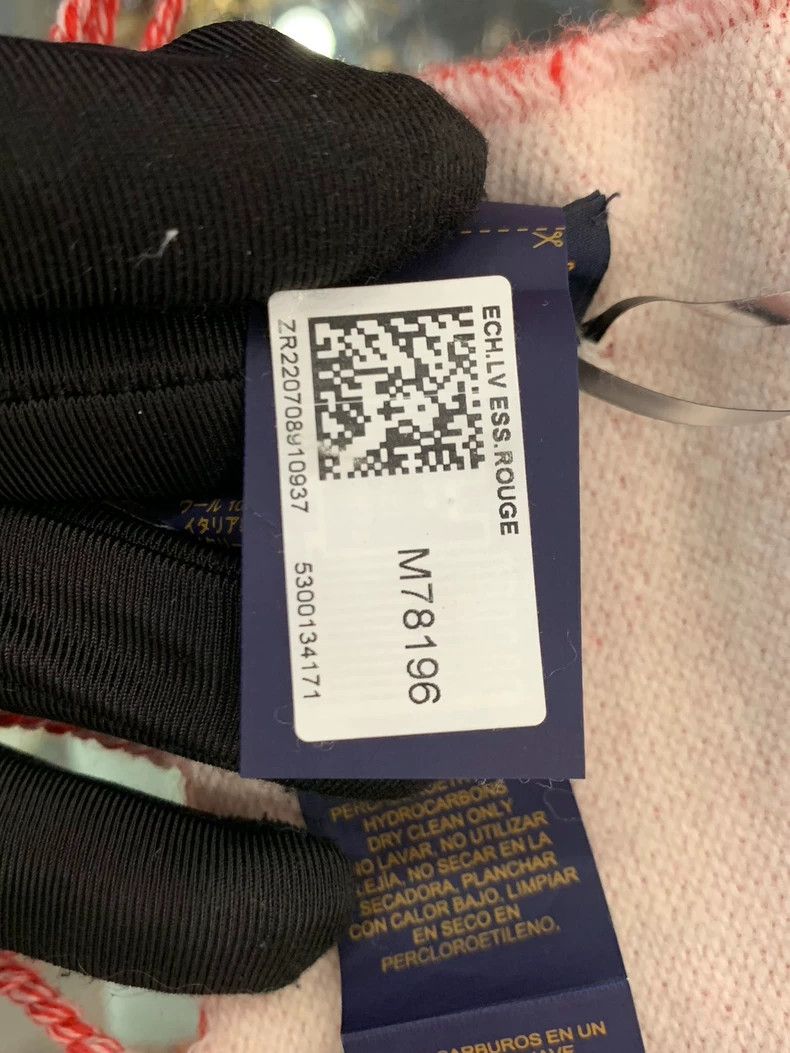 Louis Vuitton Louis Vuitton Essential Logo Wool Scarf Size ONE SIZE - 8 Thumbnail