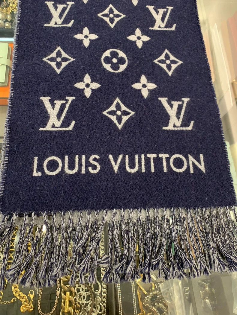 Louis Vuitton Louis Vuitton Essential Logo Wool Scarf Size ONE SIZE - 5 Thumbnail