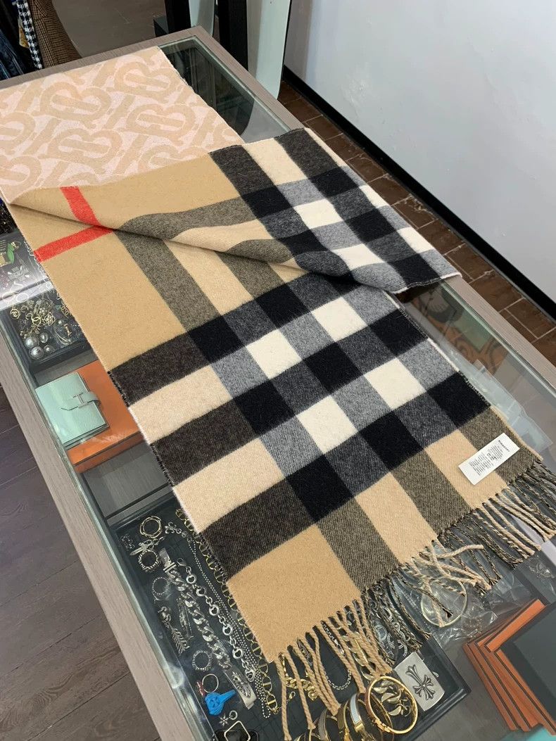Burberry Burberry TB Logo Cashmere Scarf Size ONE SIZE - 5 Thumbnail