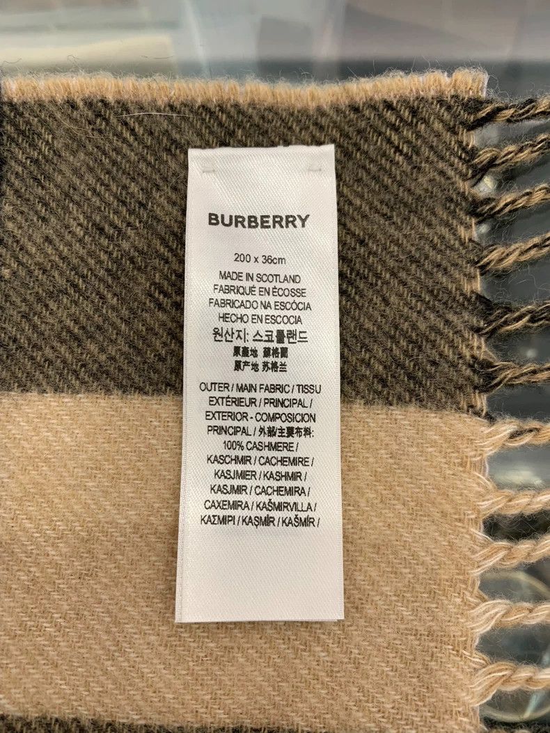 Burberry Burberry TB Logo Cashmere Scarf Size ONE SIZE - 8 Thumbnail