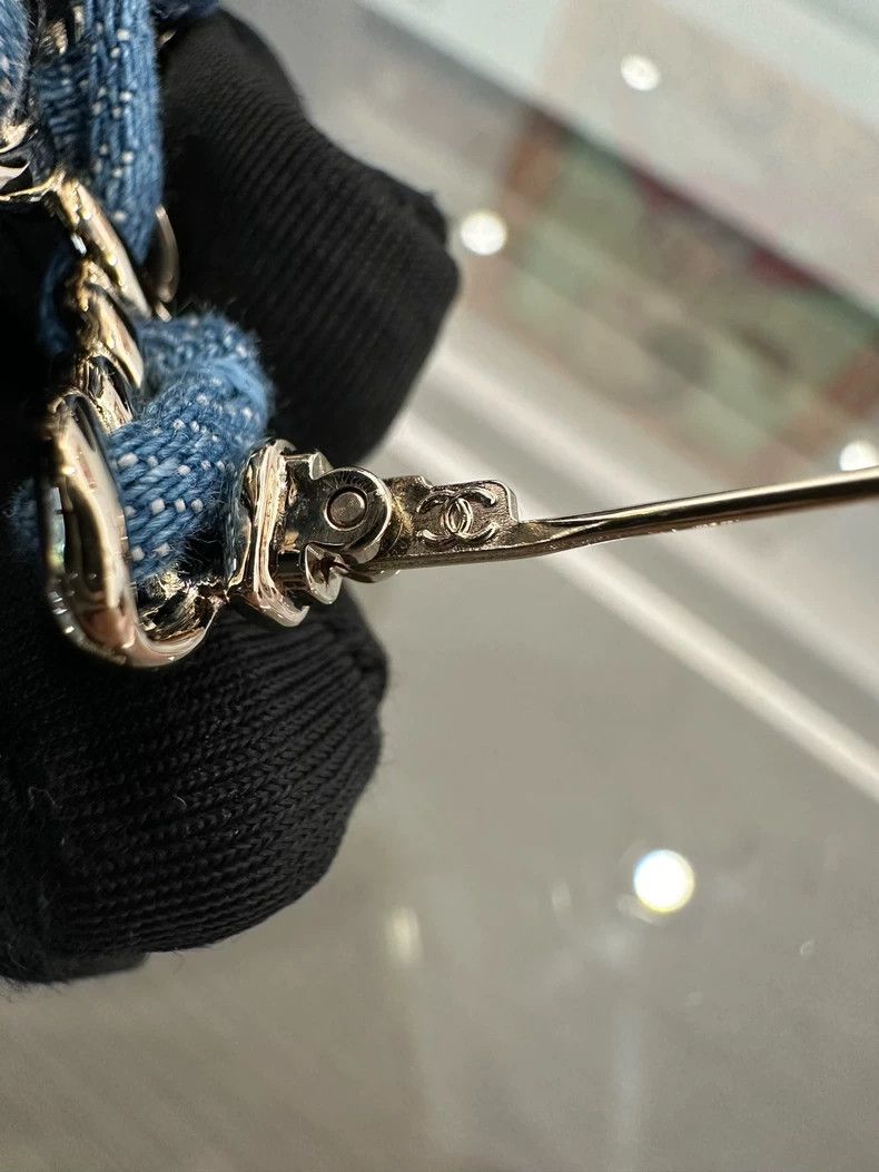 Chanel Chanel Denim Double C Logo Brooch Size ONE SIZE - 5 Thumbnail