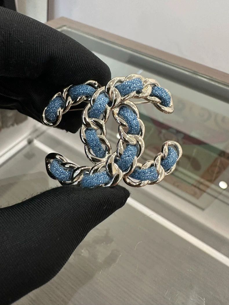 Chanel Chanel Denim Double C Logo Brooch Size ONE SIZE - 2 Thumbnail