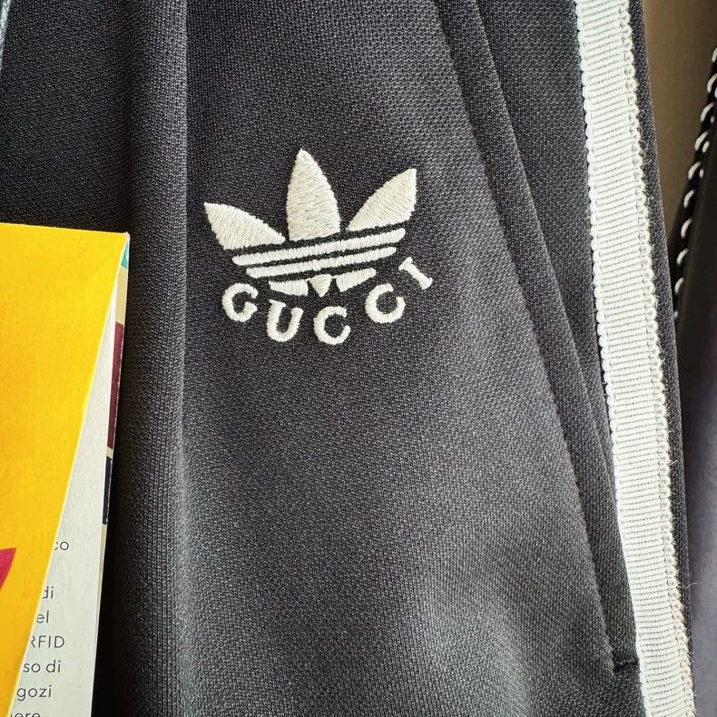 Gucci Gucci x Adidas collaborative straight-leg embroidered sports shorts - dmc Size 28" / US 6 / IT 42 - 4 Thumbnail