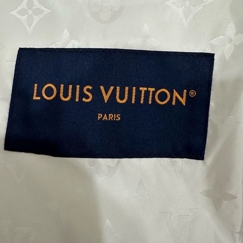 Louis Vuitton Louis Vuitton White Printed Jacket - dmc Size M / US 6-8 / IT 42-44 - 4 Thumbnail