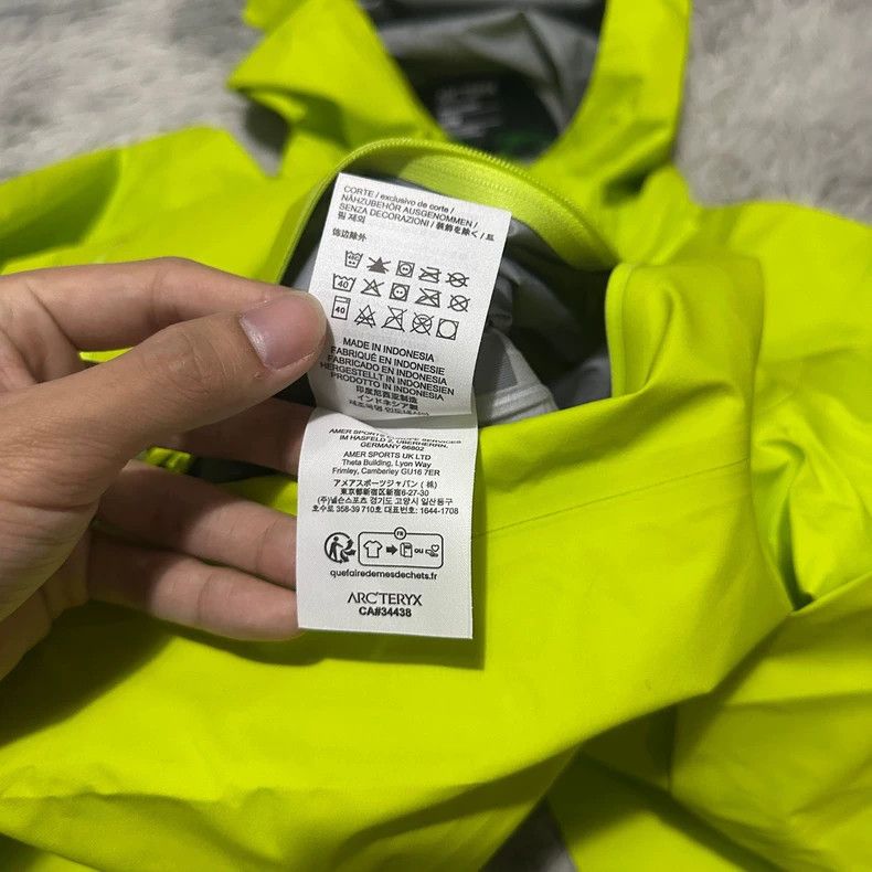 Arc'teryx Arcteryx Beta Jacket Hooded Outerwear Size US M / EU 48-50 / 2 - 7 Thumbnail