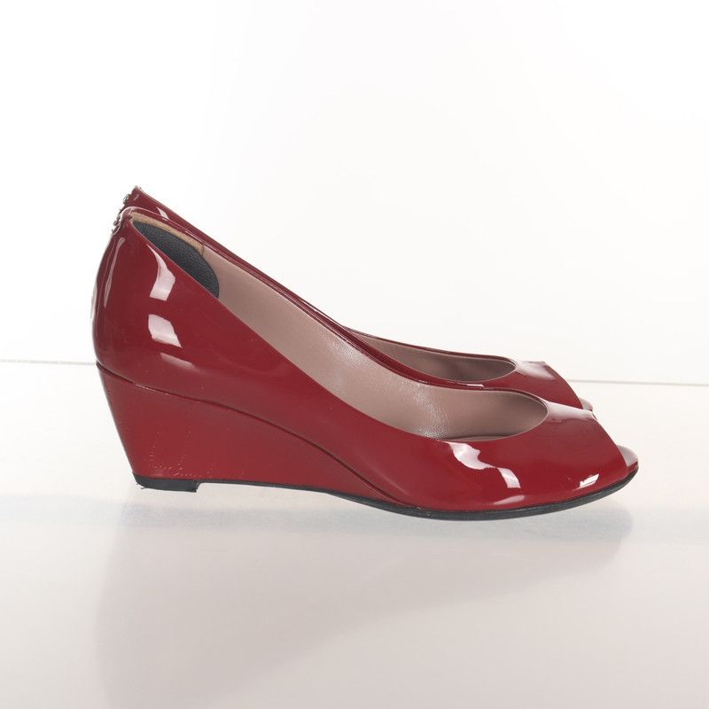 Gucci Gucci Red Peep-Toe Wedge Heels 0079 Size US 5 / IT 35 - 3 Thumbnail