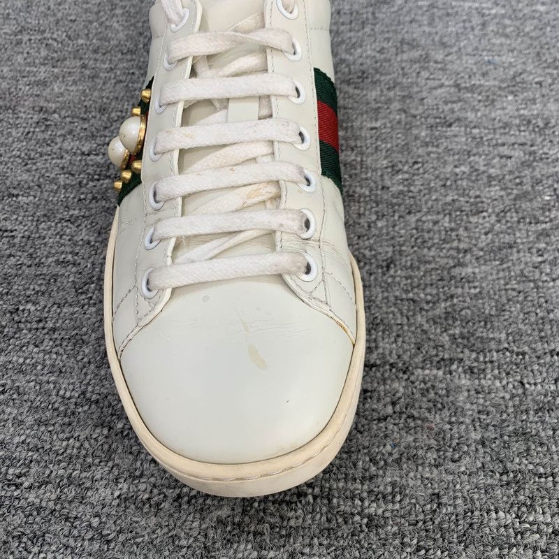 Gucci Gucci ACE Leather Studded Fashion Sneakers for Women 0079 Size US 5 / IT 35 - 6 Thumbnail