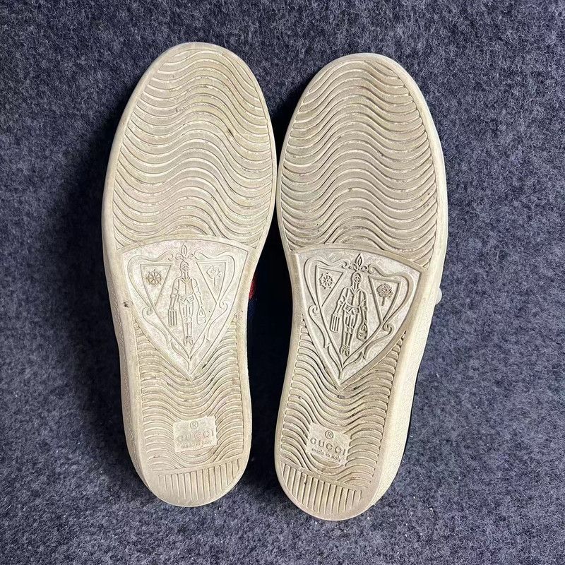 Gucci Gucci Ace Leather Studded Fashion Sneakers for Women 0079 Size US 5 / IT 35 - 4 Thumbnail