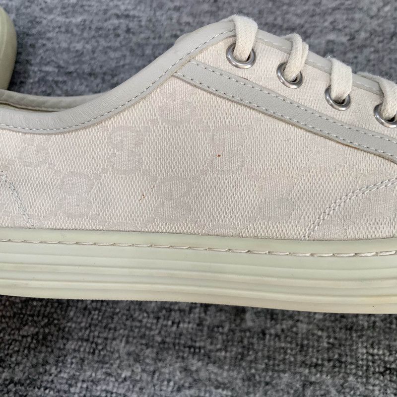 Gucci Gucci Beige Canvas GG Logo Low-Top Sneakers 0079 Size US 6 / IT 36 - 7 Thumbnail