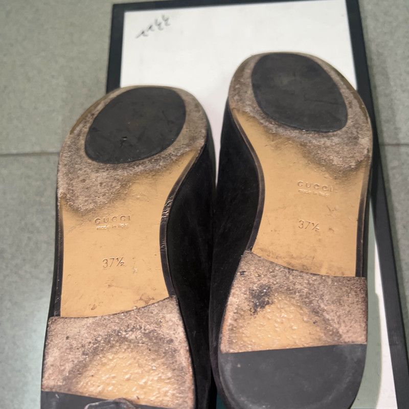 Gucci Gucci Black Leather Slip-On Loafers for Women 0079 Size US 6 / IT 36 - 7 Thumbnail