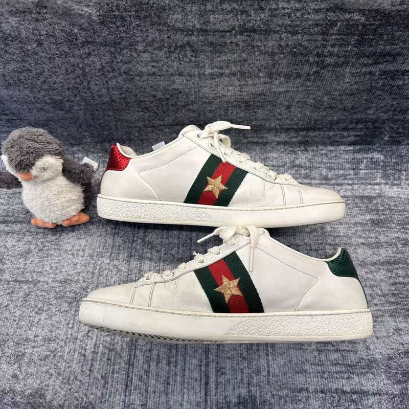 Gucci Gucci Ace Leather Sneakers with Pineapple Embroidery 0079 Size US 5 / IT 35 - 7 Thumbnail