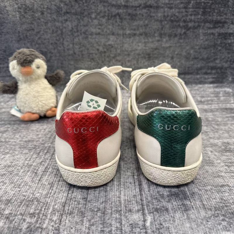 Gucci Gucci Ace Leather Sneakers with Pineapple Embroidery 0079 Size US 5 / IT 35 - 3 Thumbnail