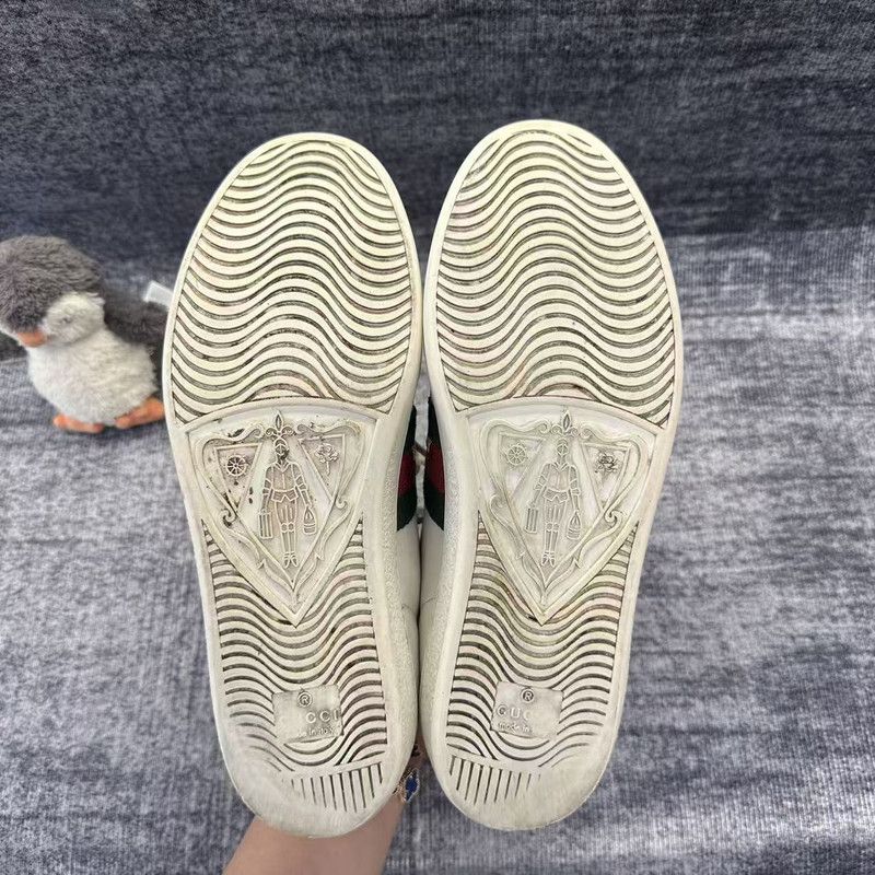 Gucci Gucci Ace Leather Sneakers with Pineapple Embroidery 0079 Size US 5 / IT 35 - 4 Thumbnail
