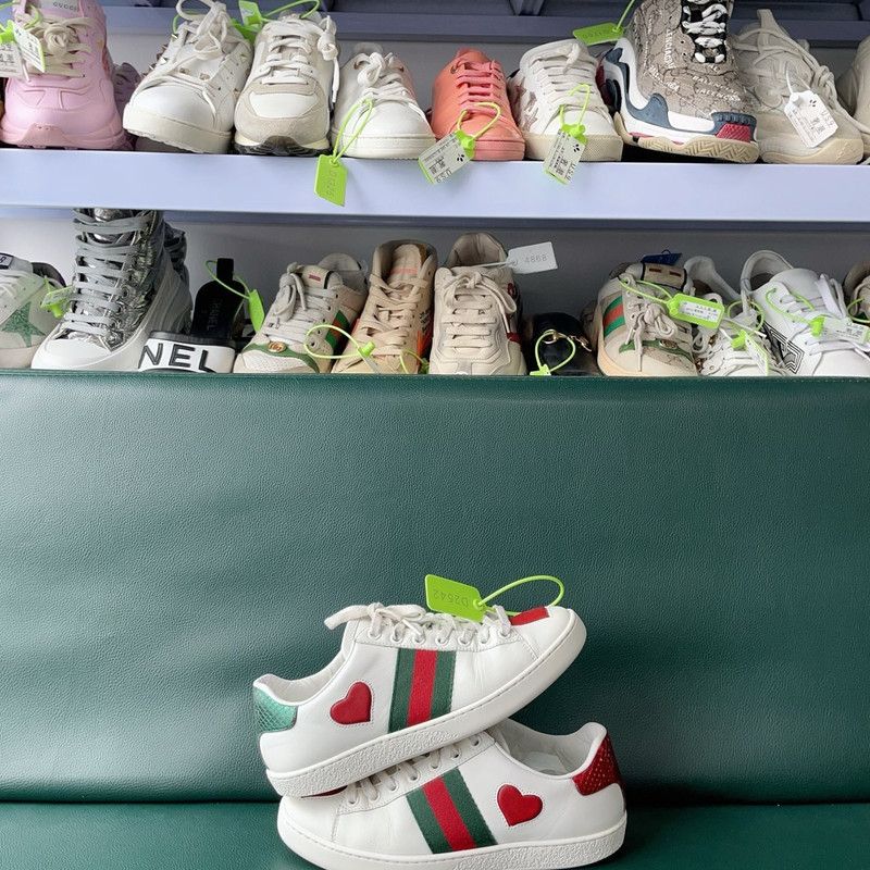Gucci Gucci Ace White Fashion Sneakers for Women 0079 Size US 4.5 / IT 34.5 - 8 Thumbnail