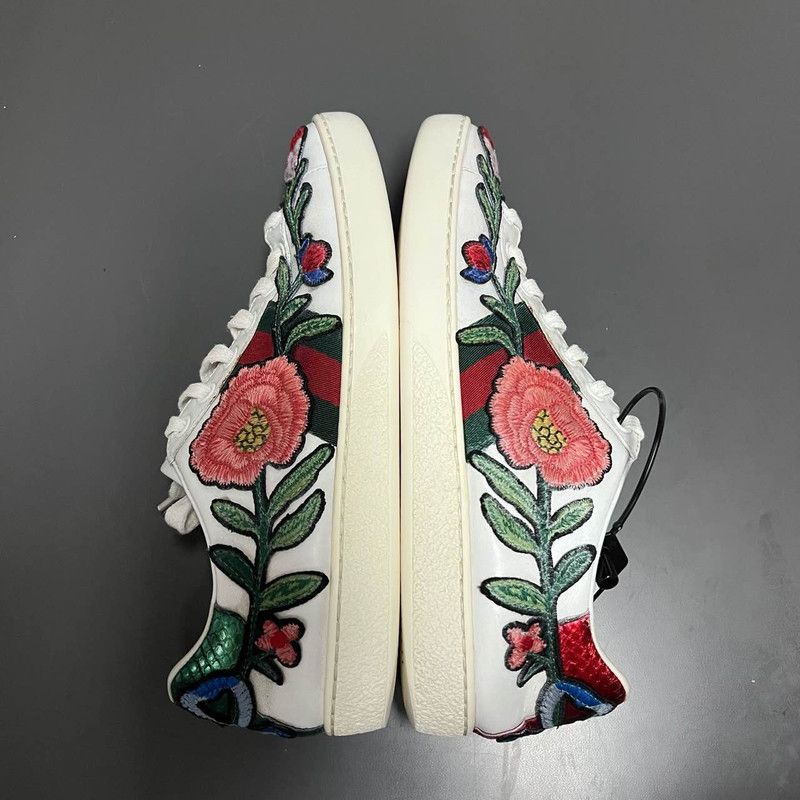 Gucci Gucci ACE Floral Embroidered White Sneakers 0079 Size US 8 / IT 38 - 7 Thumbnail
