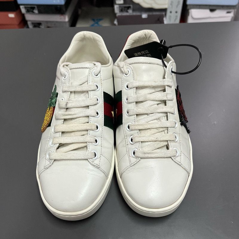 Gucci Gucci ACE Leather Sneakers with Pineapple Embroidery 0079 Size US 5 / IT 35 - 2 Thumbnail
