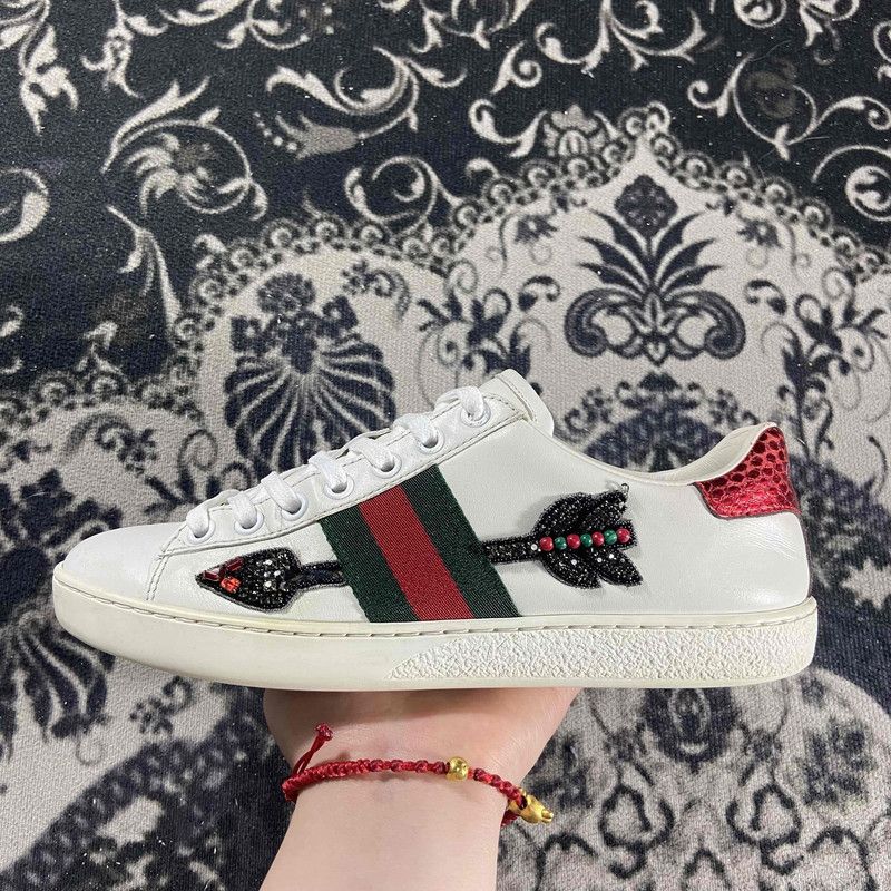 Gucci Gucci ACE Embroidered Fashion Sneakers for Women 0079 Size US 6 / IT 36 - 8 Thumbnail