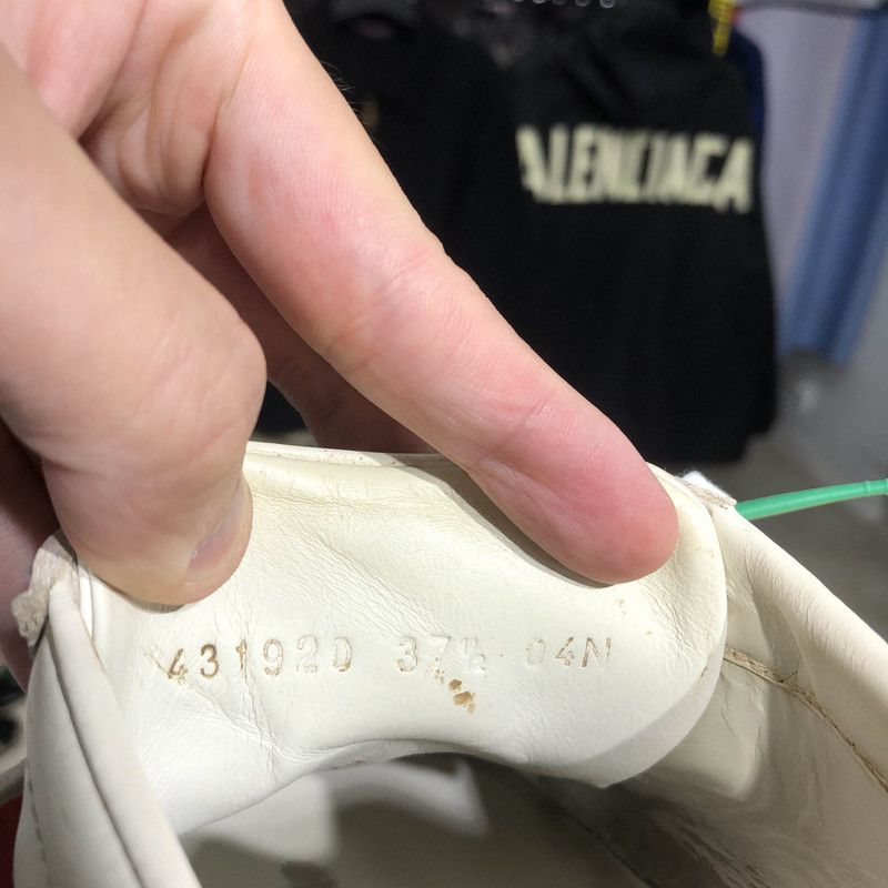 Gucci Gucci ACE Leather Pineapple Embroidered Sneakers 0079 Size US 6.5 / IT 36.5 - 5 Thumbnail